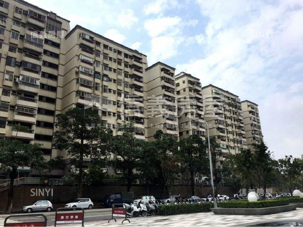 國安國宅中高樓大四房房屋室內格局與周邊環境
