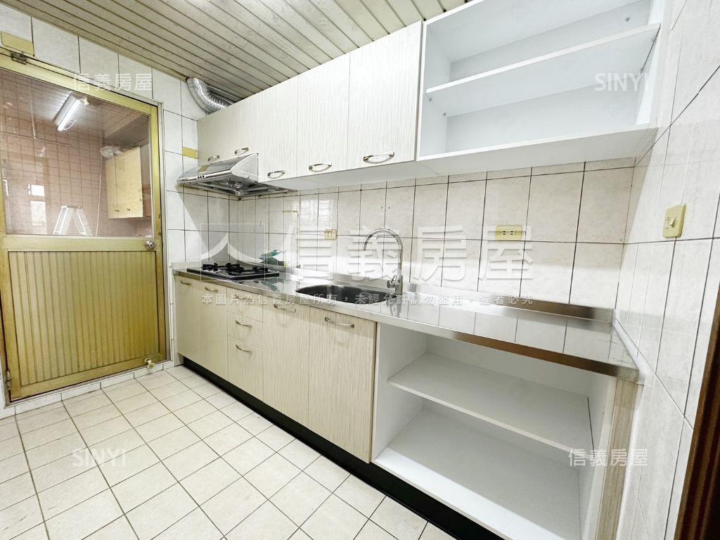 眺望農十六綠景三房平車房屋室內格局與周邊環境