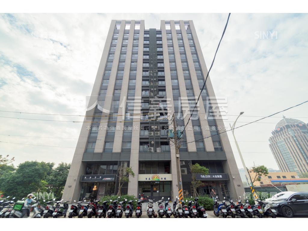 昭揚飛．美裝兩房車位房屋室內格局與周邊環境