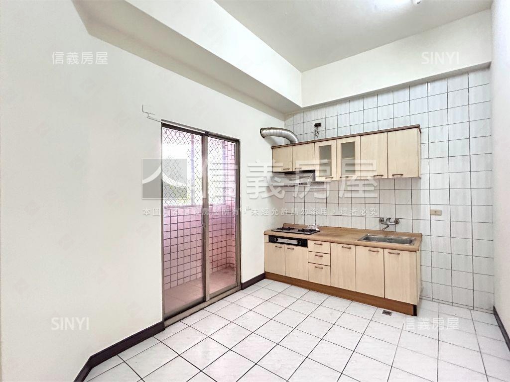 近臺灣大道優質角店房屋室內格局與周邊環境