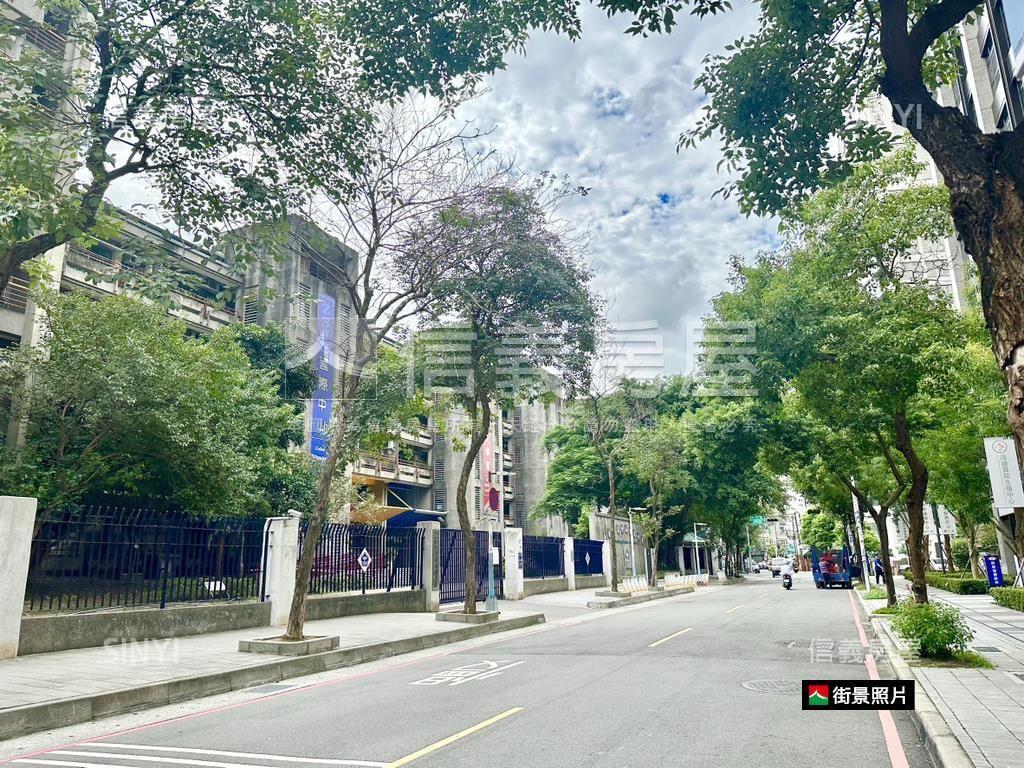 健華新城安靜綠意三房車位房屋室內格局與周邊環境