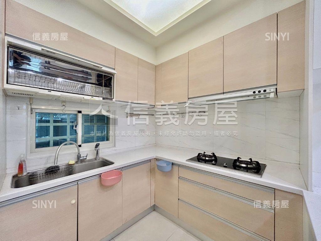 山湖戀邊間美透天房屋室內格局與周邊環境