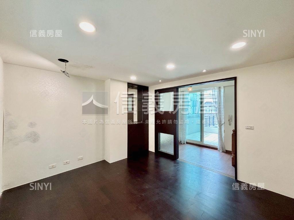 山湖戀邊間美透天房屋室內格局與周邊環境