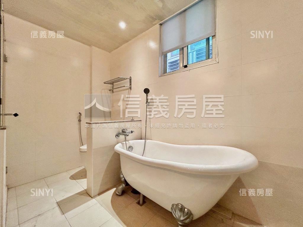 山湖戀邊間美透天房屋室內格局與周邊環境