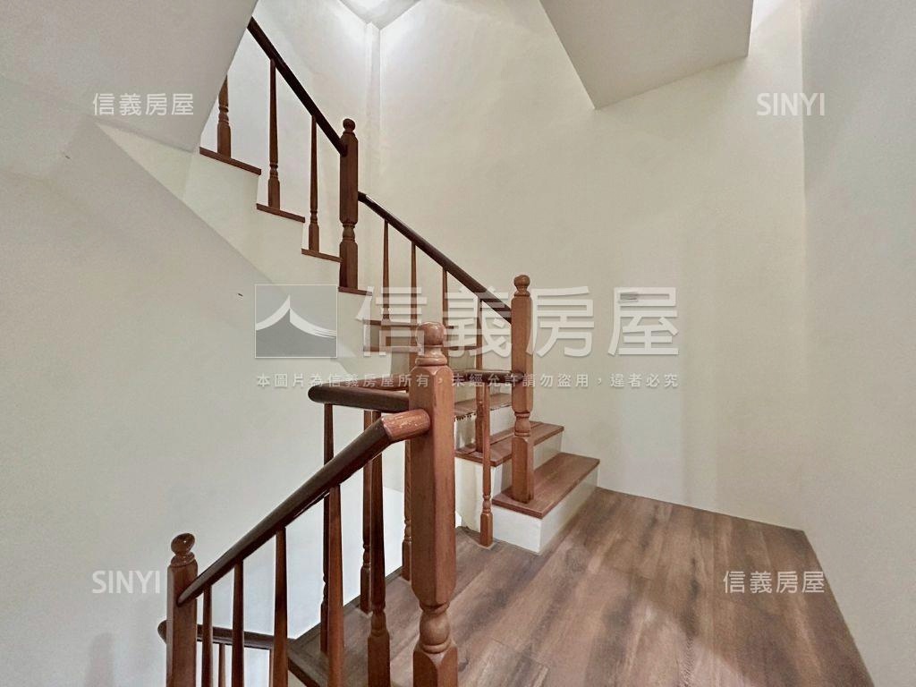 山湖戀邊間美透天房屋室內格局與周邊環境