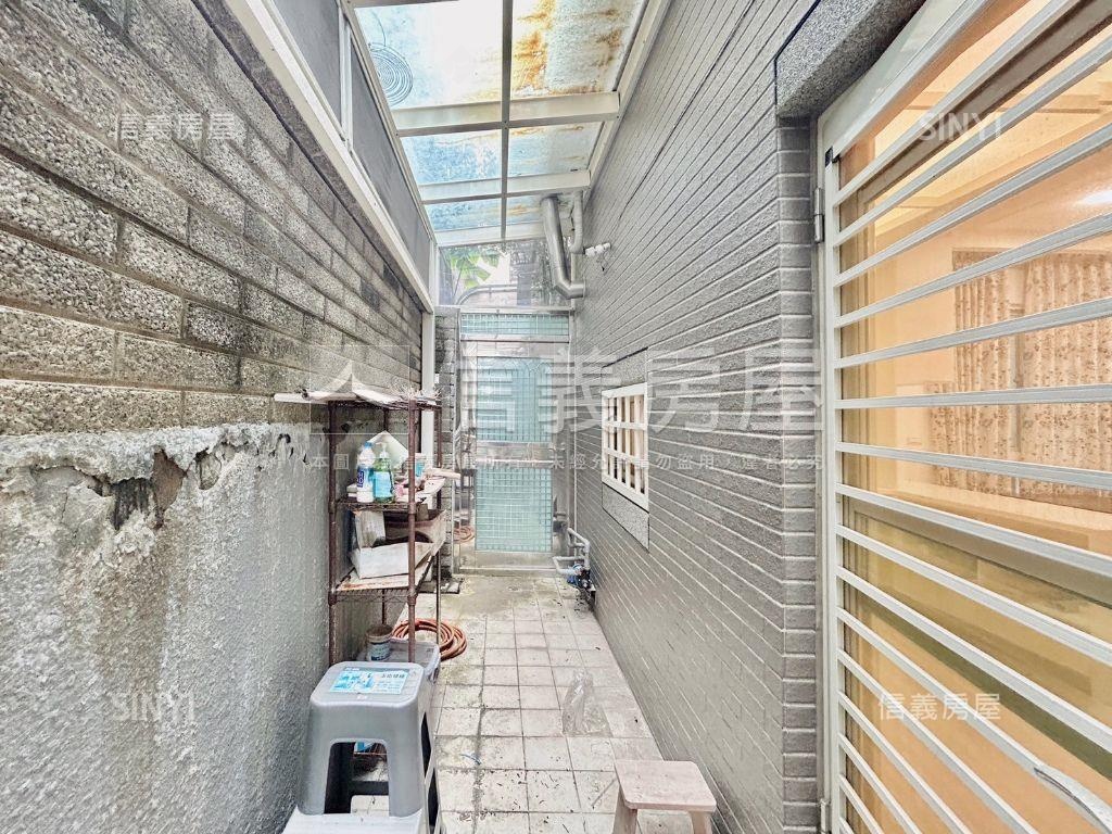 山湖戀邊間美透天房屋室內格局與周邊環境