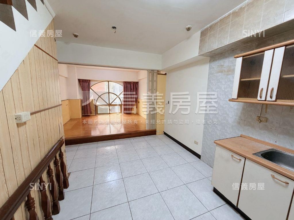 上頂至善優質稀缺店面房屋室內格局與周邊環境