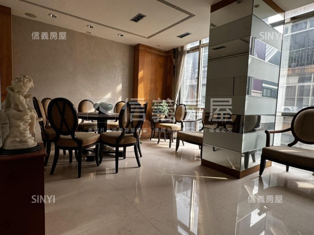 友愛面寬精品店房屋室內格局與周邊環境