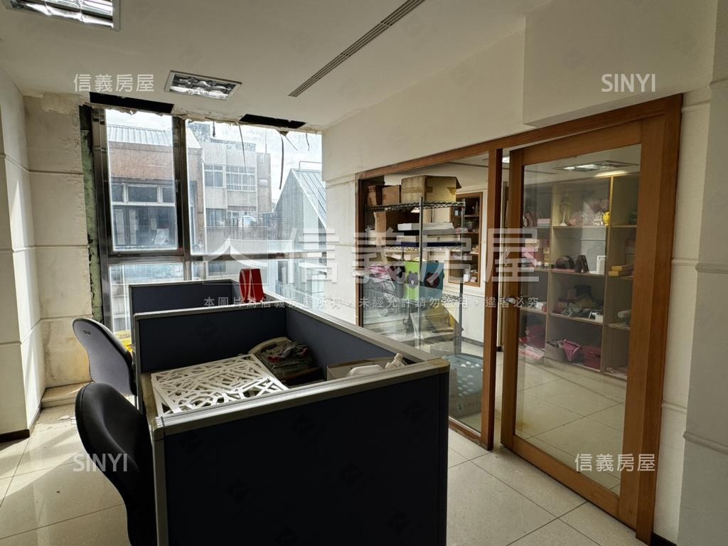 友愛面寬精品店房屋室內格局與周邊環境