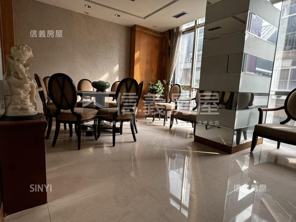 友愛面寬精品店房屋室內格局與周邊環境