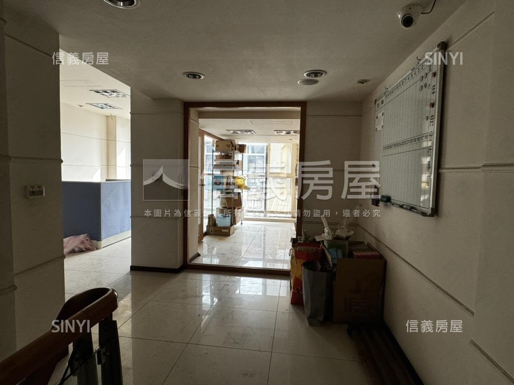 友愛面寬精品店房屋室內格局與周邊環境