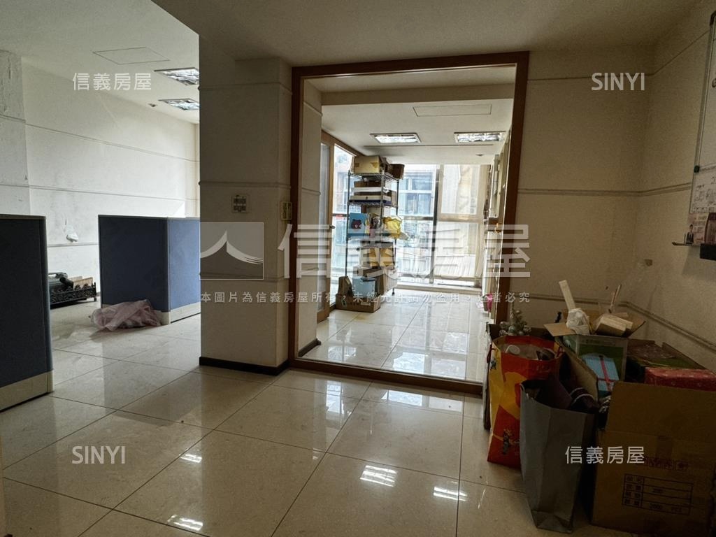 友愛面寬精品店房屋室內格局與周邊環境