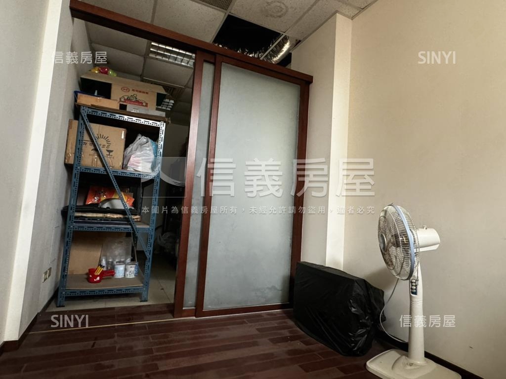 友愛面寬精品店房屋室內格局與周邊環境