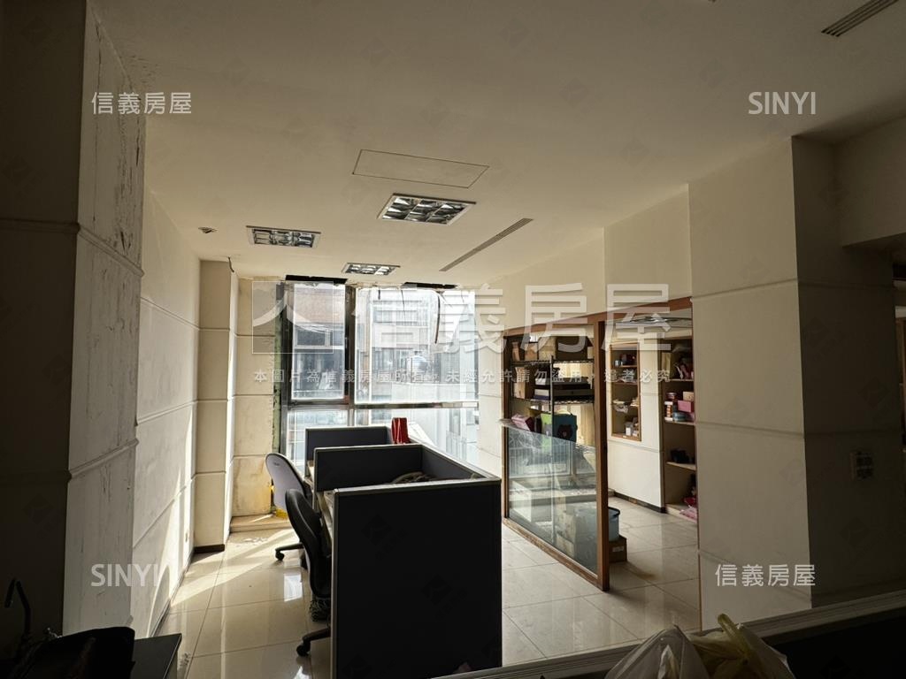 友愛面寬精品店房屋室內格局與周邊環境