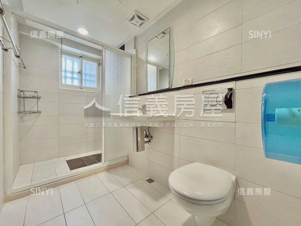 專任皇昱綠尊大車庫別墅房屋室內格局與周邊環境