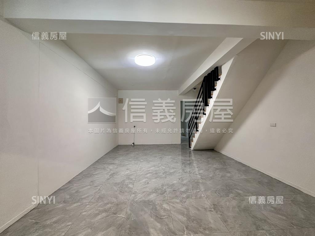 仁武正路翻新透天房屋室內格局與周邊環境