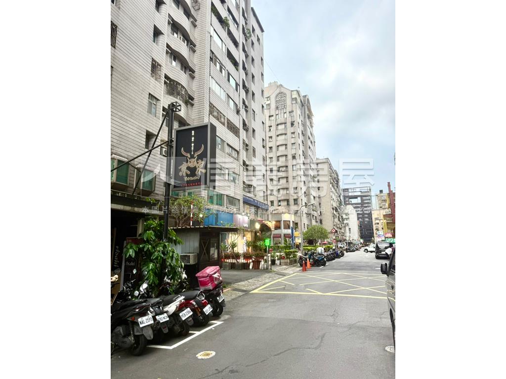 明耀大面寬可掛招牌店辦房屋室內格局與周邊環境