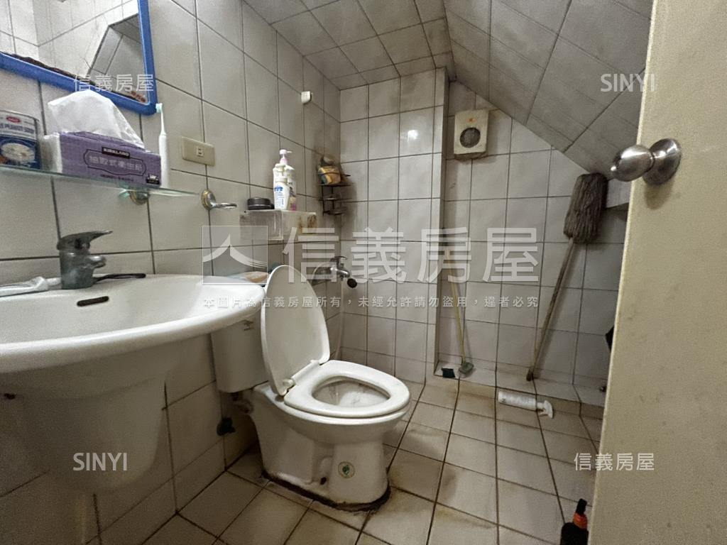 近和美高中美別墅房屋室內格局與周邊環境