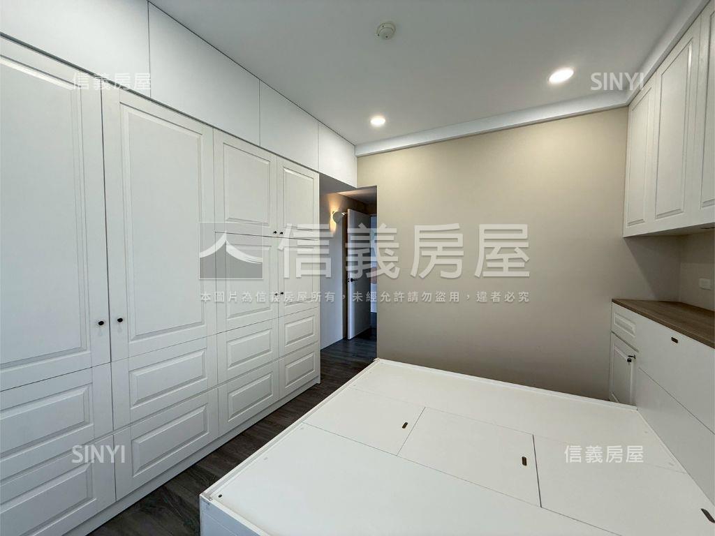 彩虹城朝東正三房平車房屋室內格局與周邊環境