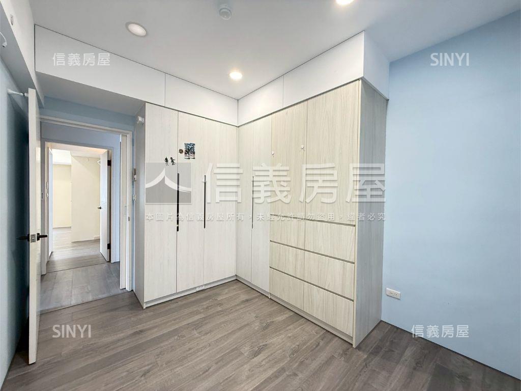 彩虹城朝東正三房平車房屋室內格局與周邊環境