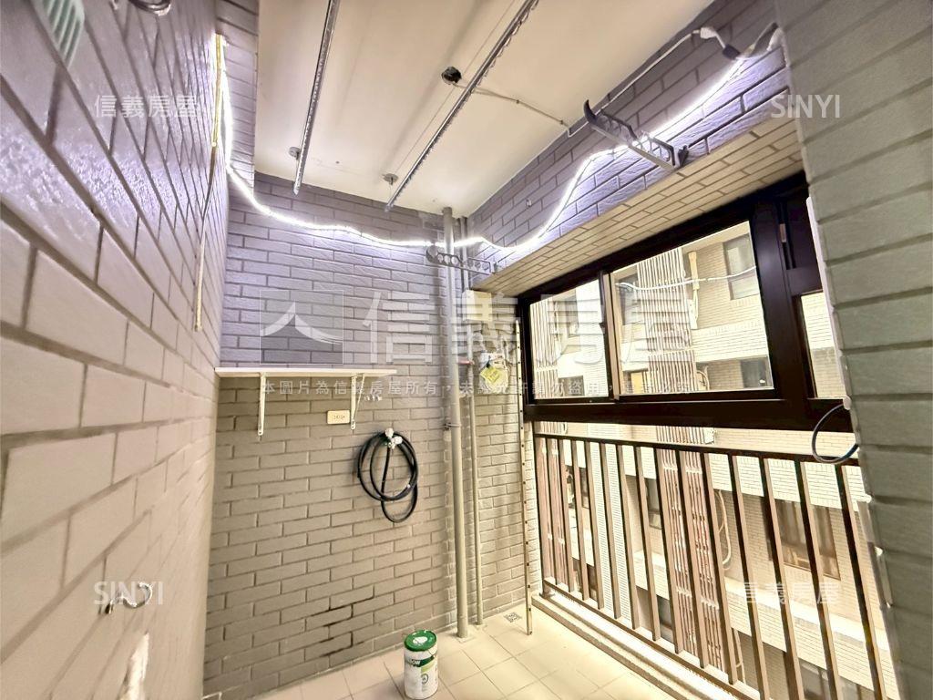 彩虹城朝東正三房平車房屋室內格局與周邊環境