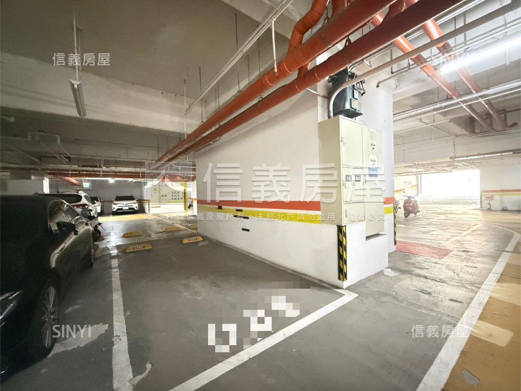 彩虹城朝東正三房平車房屋室內格局與周邊環境