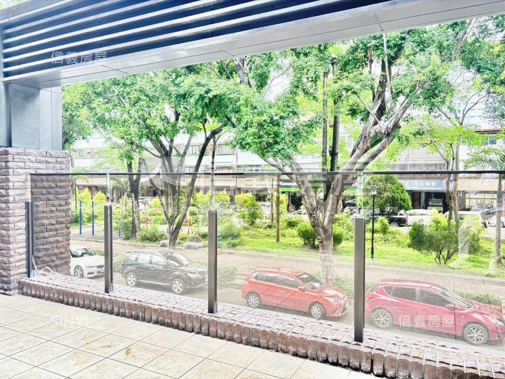 園道首排臨路雙車位電梯墅房屋室內格局與周邊環境