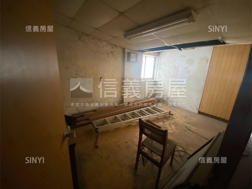 近植物園捷運頂加大空間房屋室內格局與周邊環境