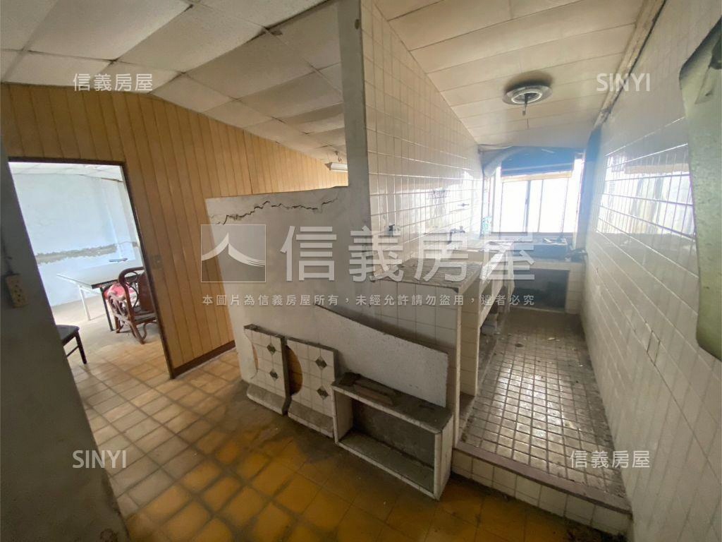 近植物園捷運頂加大空間房屋室內格局與周邊環境