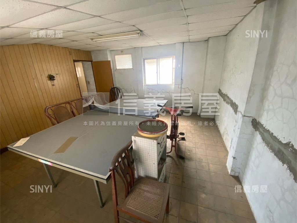 近植物園捷運頂加大空間房屋室內格局與周邊環境