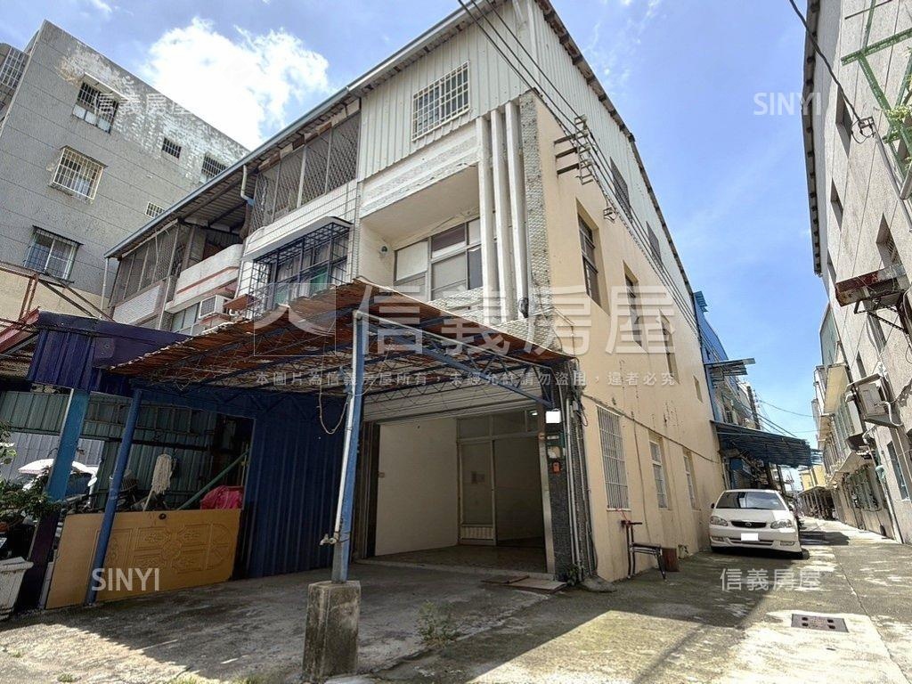 小港正路邊間採光透天房屋室內格局與周邊環境