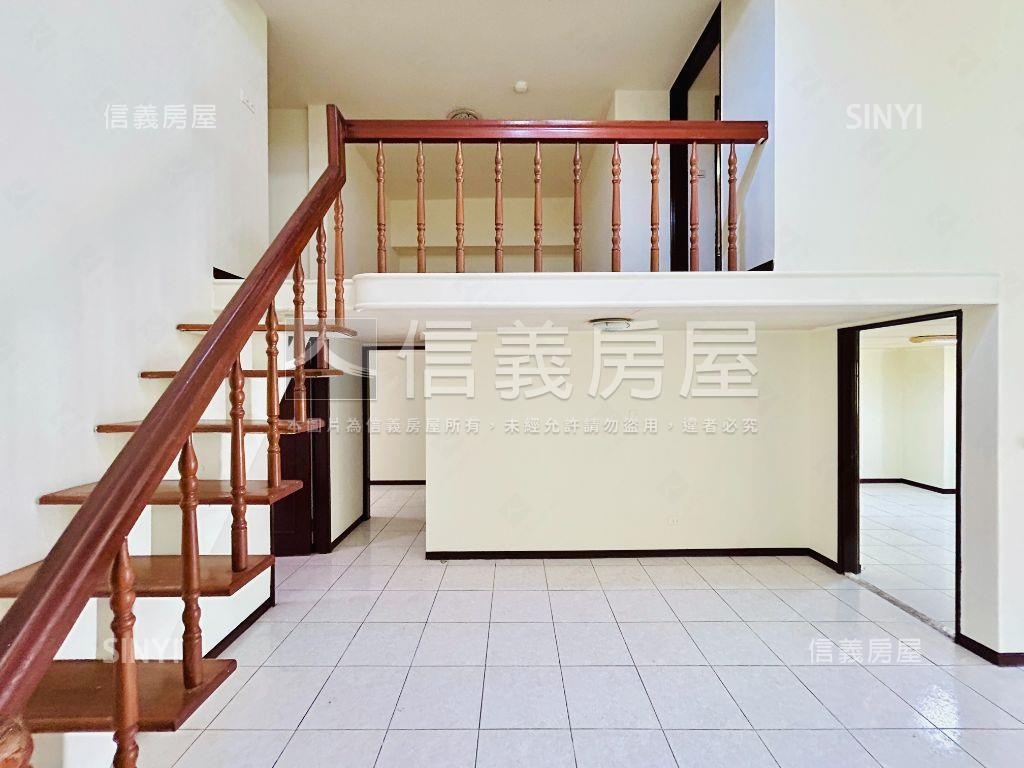 龍安樓中樓美屋＋車位房屋室內格局與周邊環境