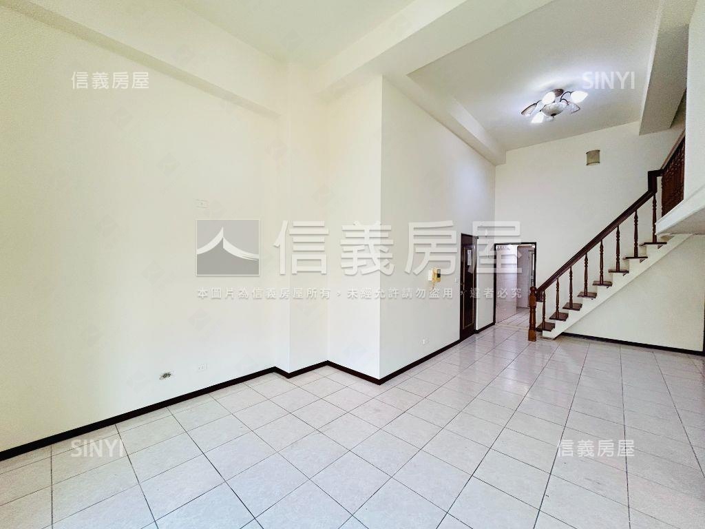 龍安樓中樓美屋＋車位房屋室內格局與周邊環境