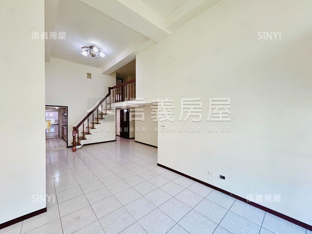 龍安樓中樓美屋＋車位房屋室內格局與周邊環境