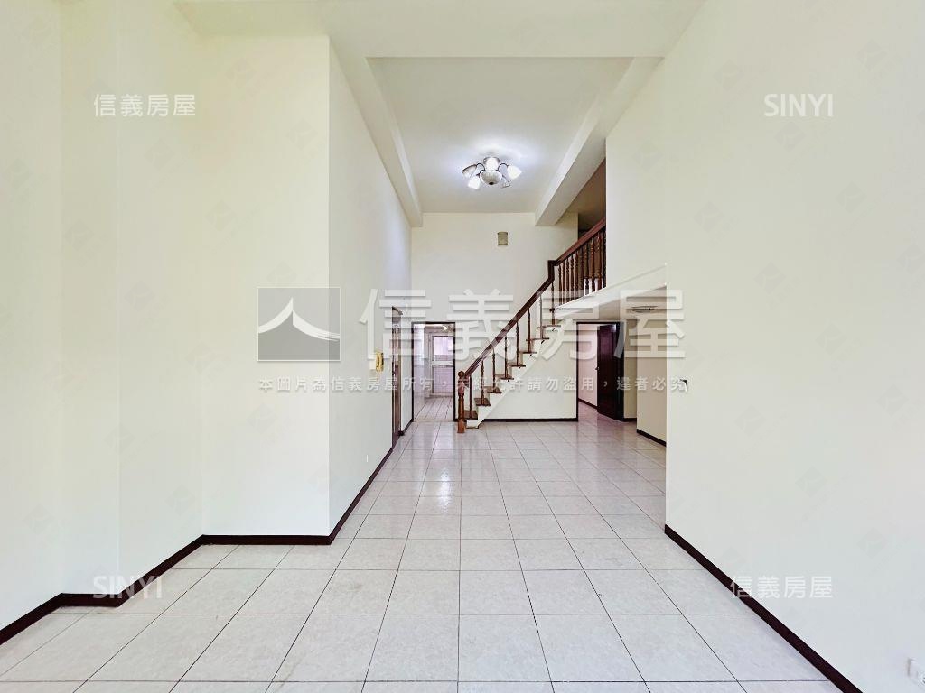 龍安樓中樓美屋＋車位房屋室內格局與周邊環境