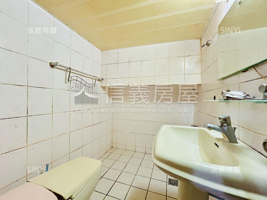 龍安樓中樓美屋＋車位房屋室內格局與周邊環境