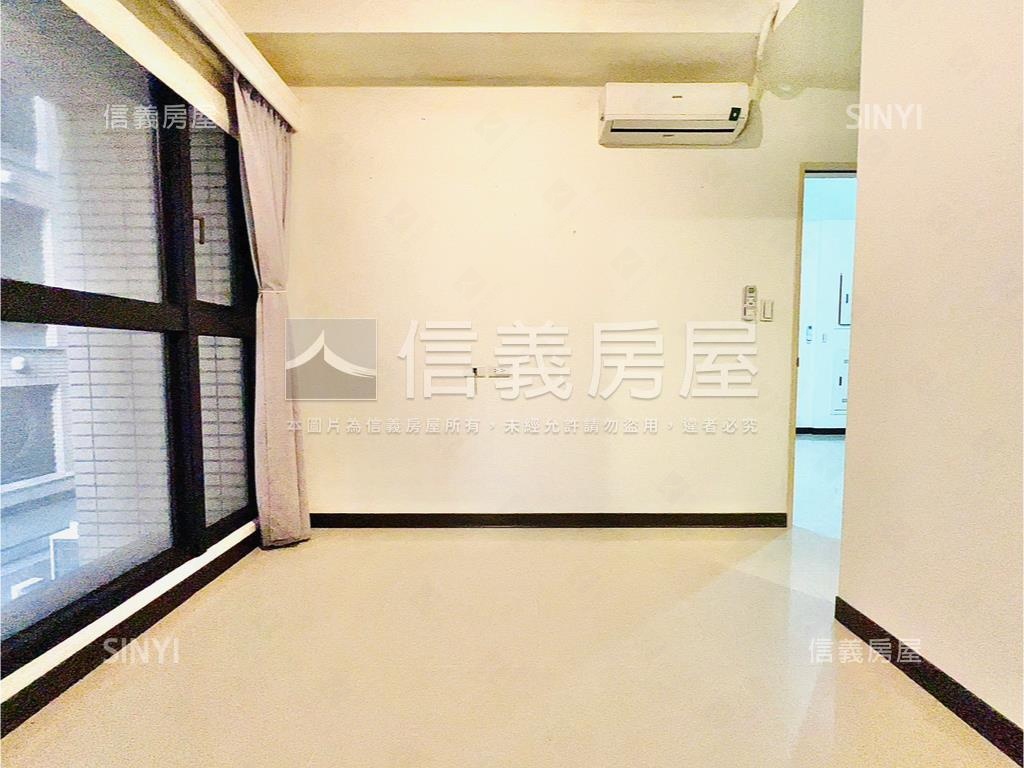 世界邊間三房平面車位房屋室內格局與周邊環境