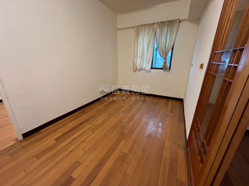 健行商區熱鬧大空間房屋室內格局與周邊環境