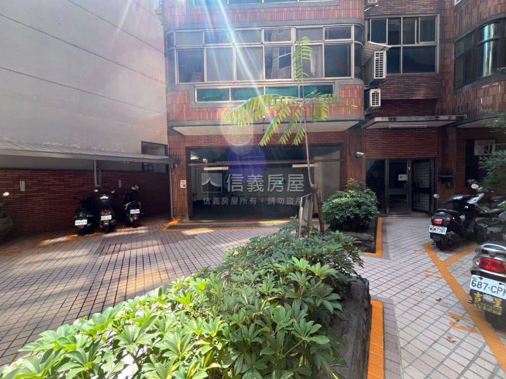 健行商區熱鬧大空間房屋室內格局與周邊環境