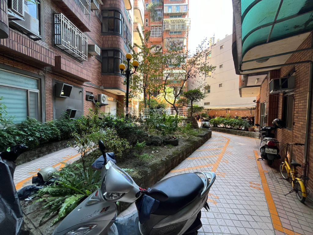 健行商區熱鬧大空間房屋室內格局與周邊環境