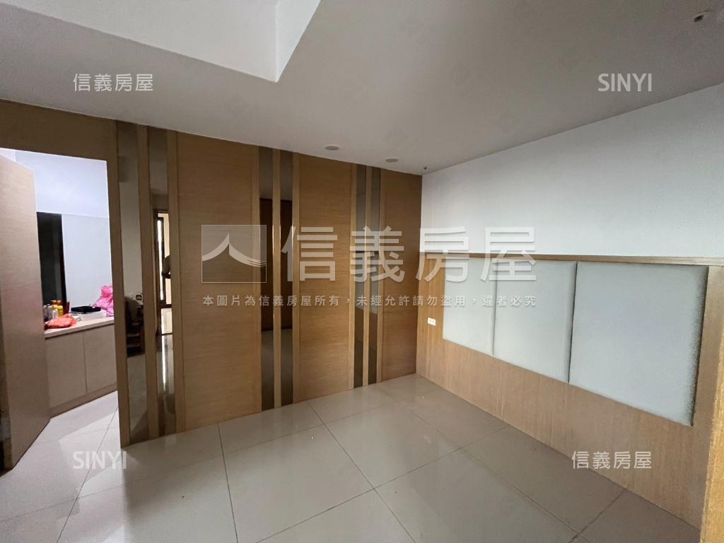 八里廷悅昇景觀四房車位房屋室內格局與周邊環境