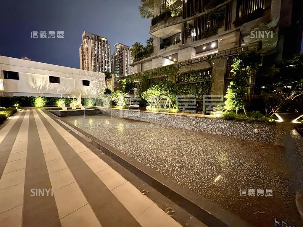 高鐵當鄰居３房頂樓景觀戶房屋室內格局與周邊環境