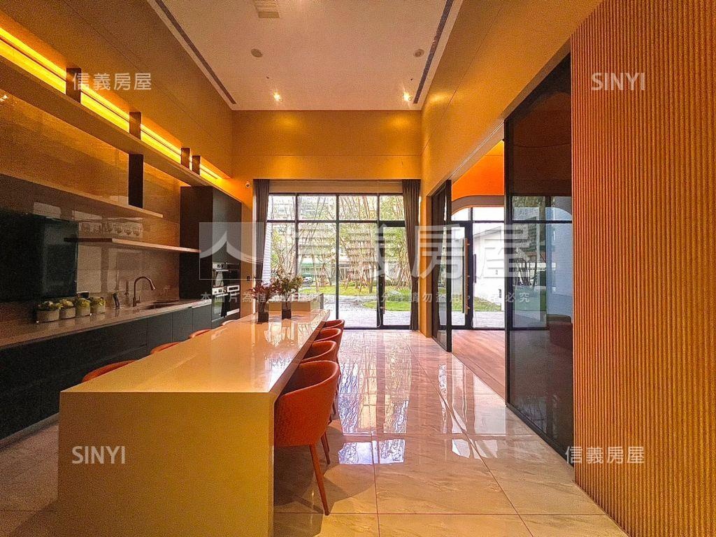 高鐵當鄰居３房頂樓景觀戶房屋室內格局與周邊環境