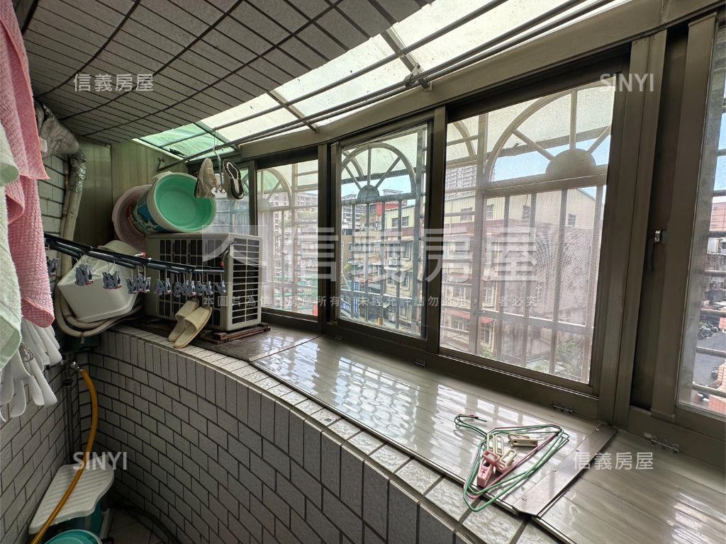 仁義電梯三面採光大空間房屋室內格局與周邊環境