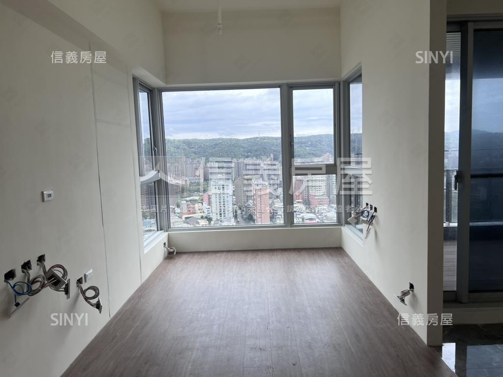 東騰青一景觀四房車位房屋室內格局與周邊環境