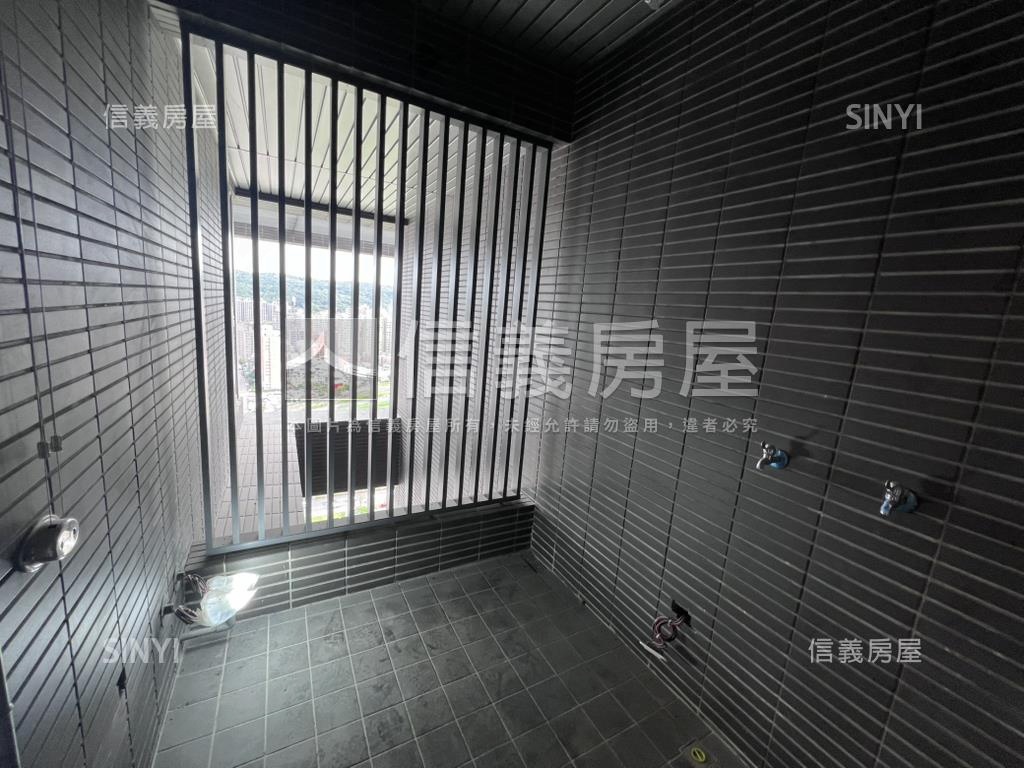 東騰青一景觀四房車位房屋室內格局與周邊環境