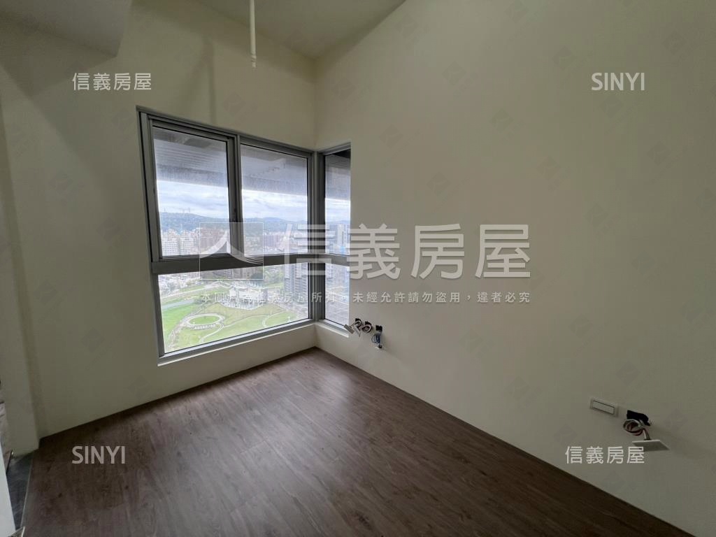 東騰青一景觀四房車位房屋室內格局與周邊環境