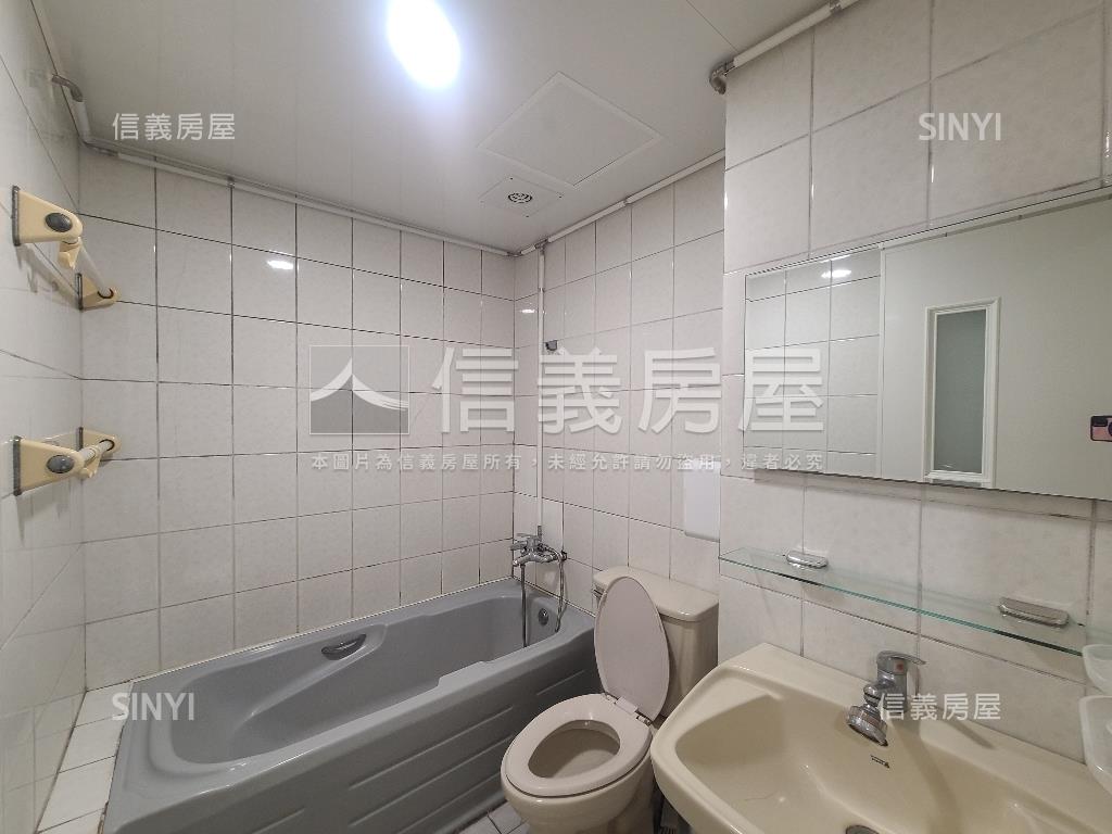 藝文花都美裝四房車位房屋室內格局與周邊環境