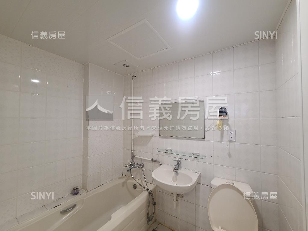 藝文花都美裝四房車位房屋室內格局與周邊環境