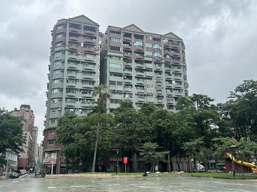 河堤當代國寶平面車位房屋室內格局與周邊環境